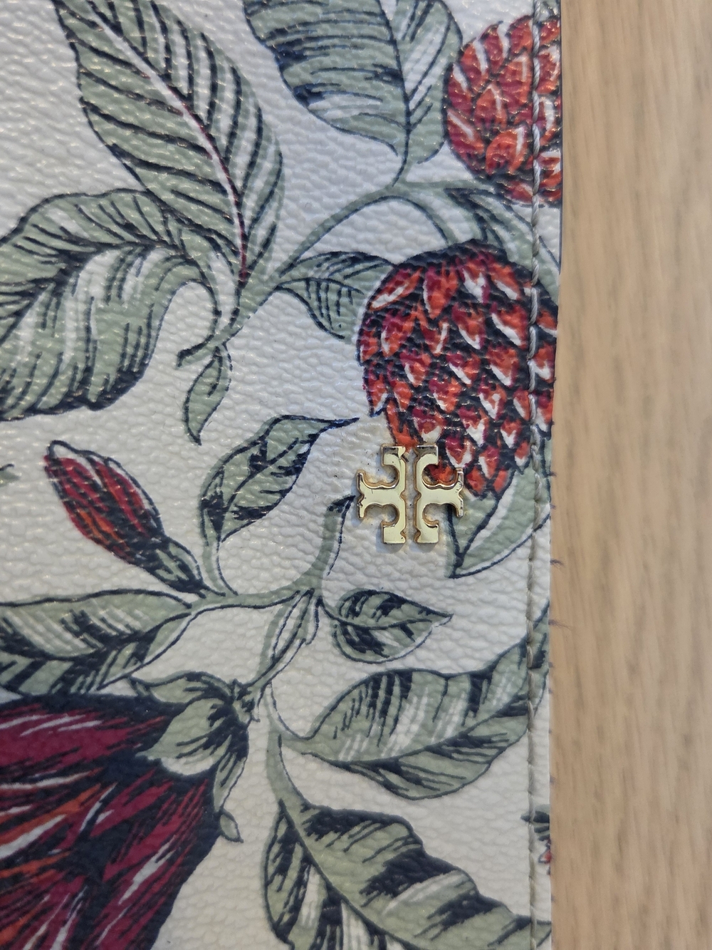 Tory Burch Floral Print Crossbody with Navy Strap - Picture 4 of 9